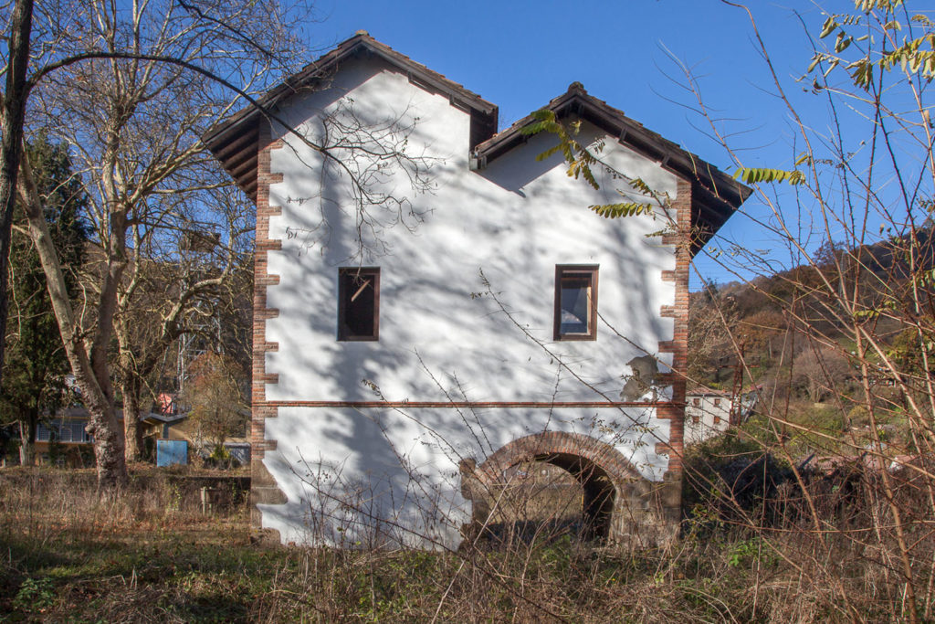Instalaciones abandonadas del Pozo Venturo. Carrocera. San Martín del Rey Aurelio. Asturias 2017