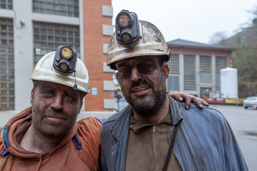 Salida de un relevo de trabajadores en el Pozo Nicolasa. Mieres. Asturias 2020