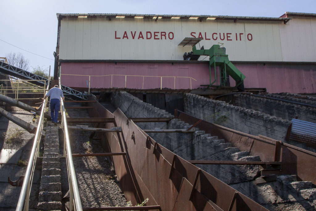 Instalaciones cerradas del Lavadero Salgueiro. Grupo Salgeiro, de UMINSA. Torre del Bierzo. León 2019