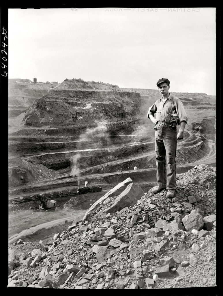 Mina de hierro a cielo abierto más grande del mundo, Hibbing, Minnesota. EEUU. 1941