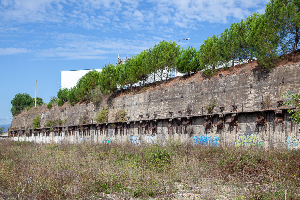 Antiguos cargaderos de carbon de la MSP. Barrio de La Placa. Ponferrada. León 2019