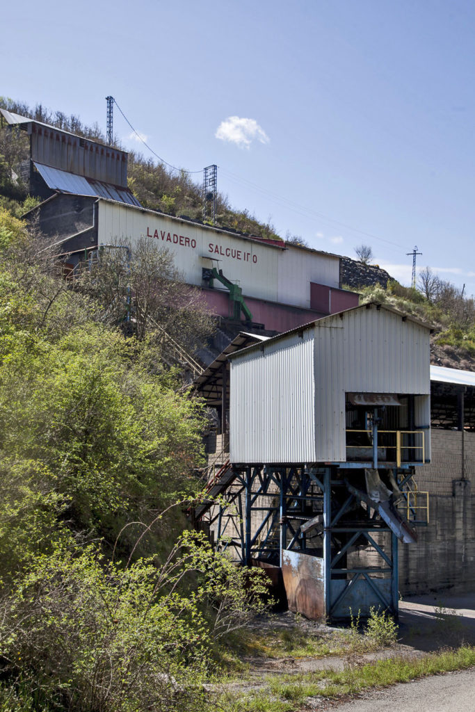 Instalaciones cerradas del Lavadero Salgueiro. Grupo Salgeiro, de UMINSA. Torre del Bierzo. León 2019