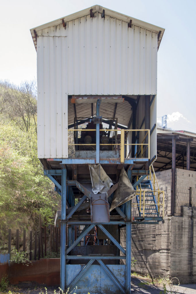 Instalaciones cerradas del Lavadero Salgueiro. Grupo Salgeiro, de UMINSA. Torre del Bierzo. León 2019