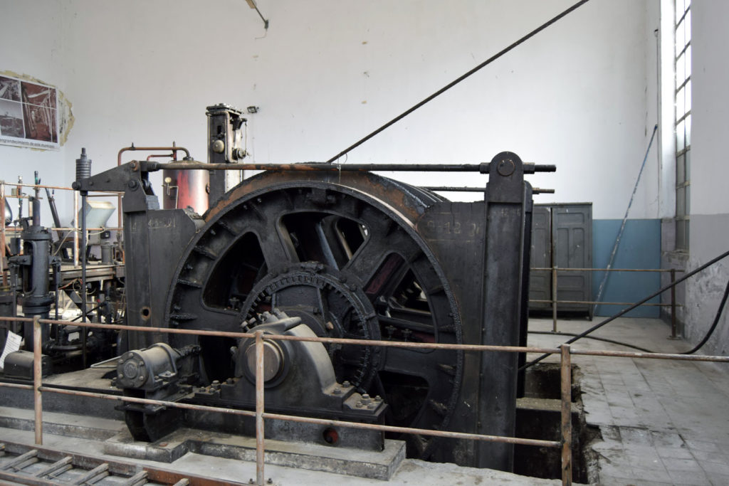 Máquina de extracción de las instalaciones cerradas del Pozo Julia. Fabero. León 2018