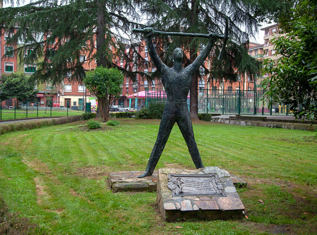 Monumento a los trabajadores mineros, en el Parque Dorado. Langreo. Asturias 2019