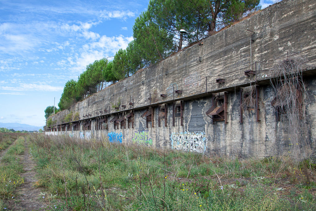 Antiguos cargaderos de carbon de la MSP. Barrio de La Placa. Ponferrada. León 2019