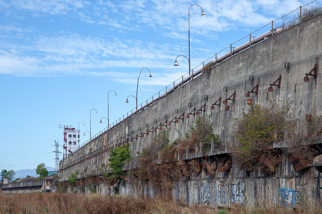 Antiguos cargaderos de carbon de la MSP. Barrio de La Placa. Ponferrada. León 2019