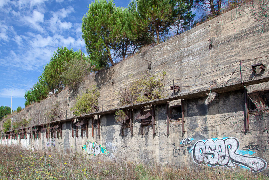 Antiguos cargaderos de carbon de la MSP. Barrio de La Placa. Ponferrada. León 2019