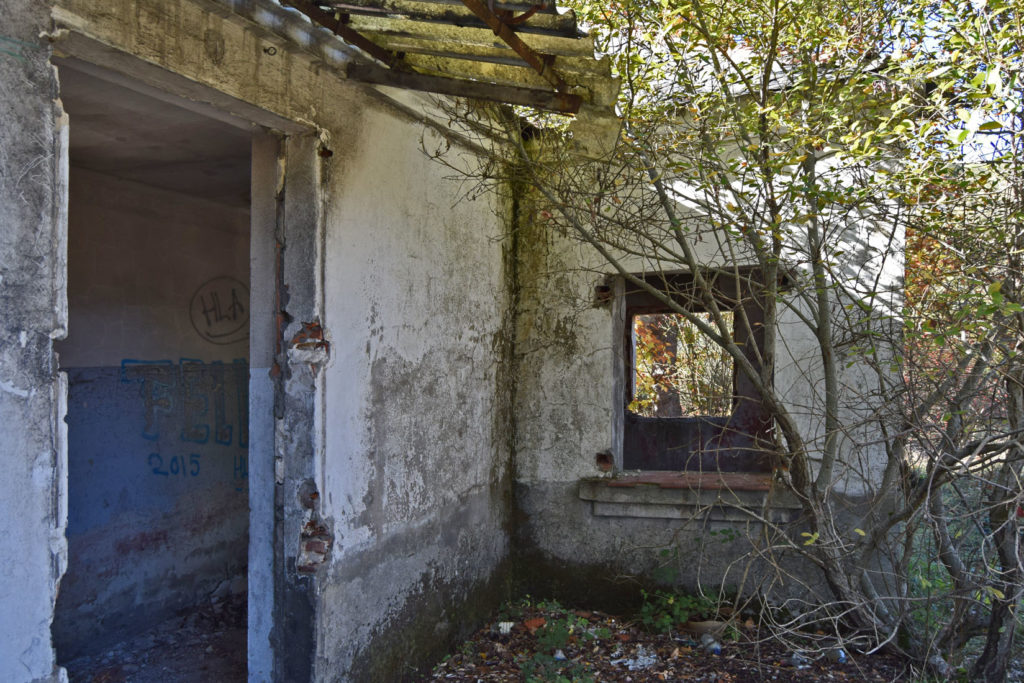 Oficinas de las instalaciones abandonadas de la Mina de Negrín. Fabero. León 2018