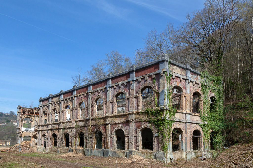 Instalaciones abandonadas del Pozo Mosquitera II. El Terreron. Langreo. Asturias. 2018.