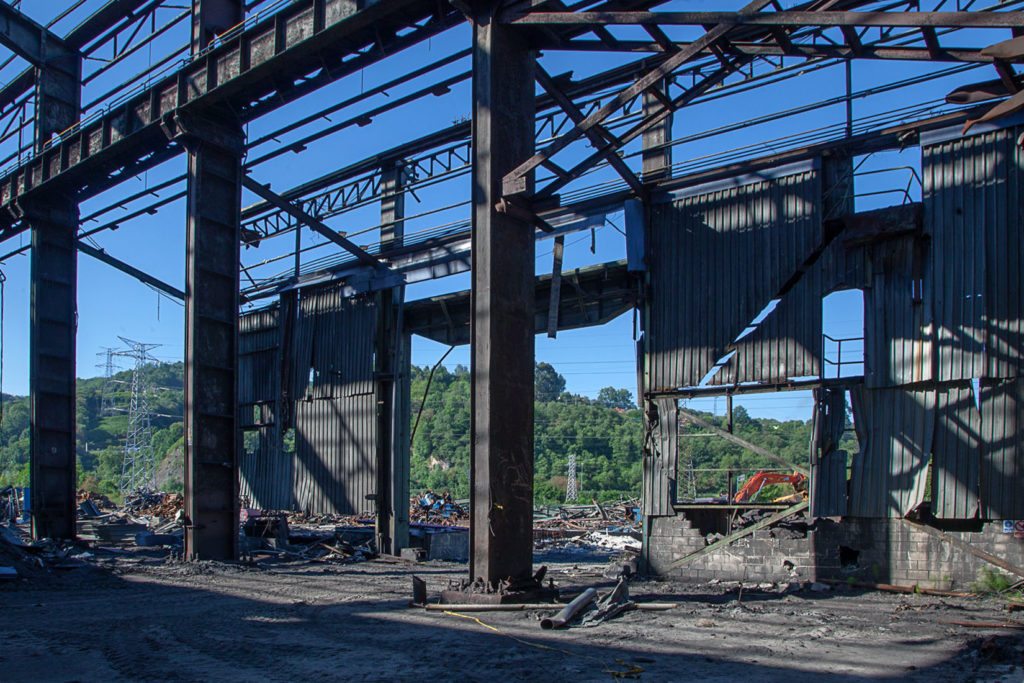 Derribo de la factoría industrial de Felguera Melt. Langreo 2020