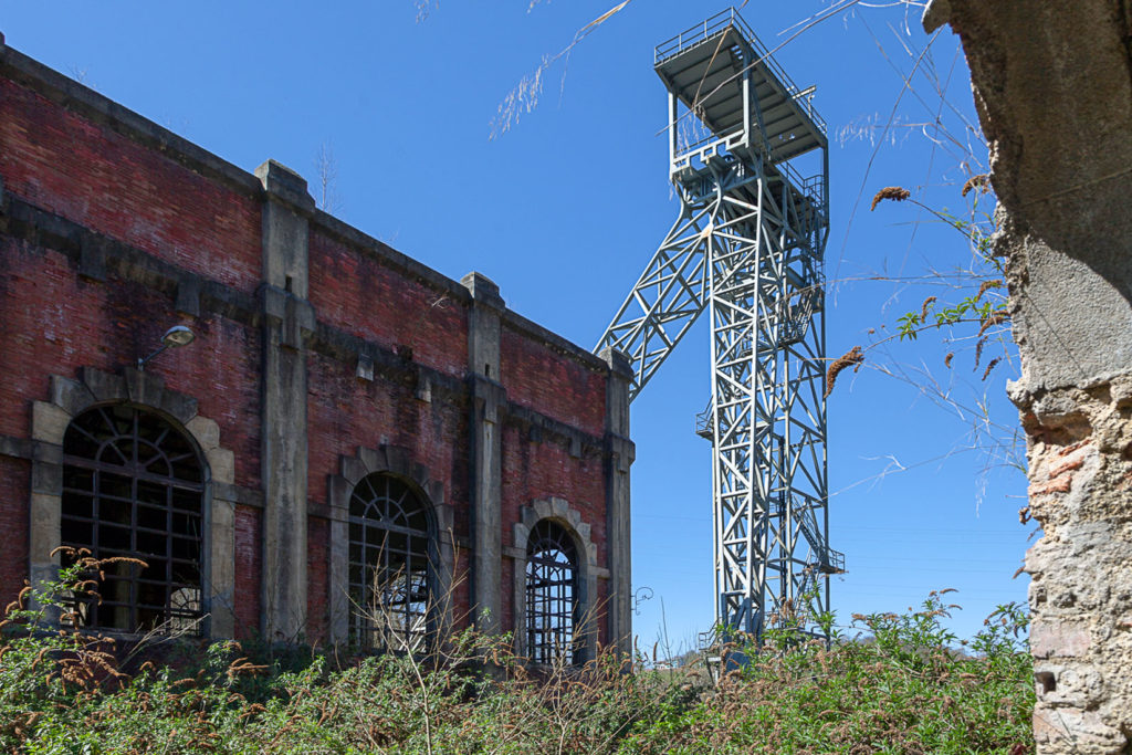 Instalaciones abandonadas de el Pozo El Terrerón. Mosquitera II. Tuilla. Langreo. Asturias 2019
