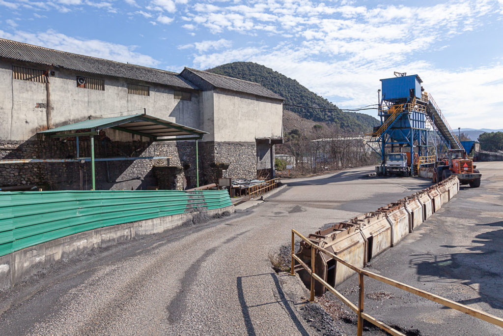 Instalaciones cerradas del lavadero de carbón Alinos. UMINSA. Toreno. León 2020
