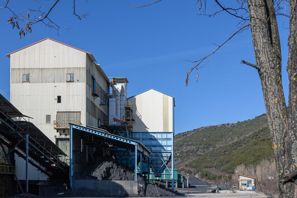 Instalaciones cerradas del lavadero de carbón Alinos. UMINSA. Toreno. León 2020
