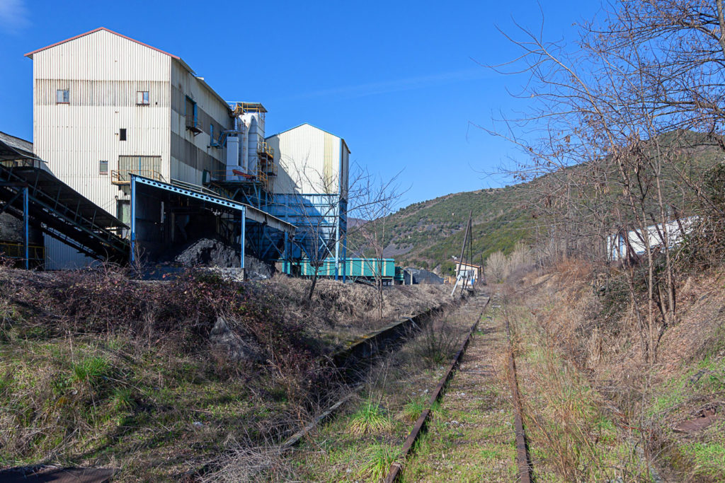 Instalaciones cerradas del lavadero de carbón Alinos. UMINSA. Toreno. León 2020