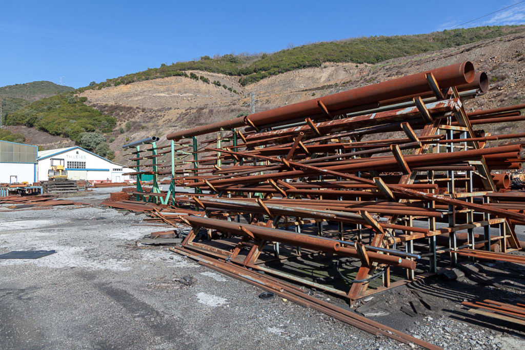 Instalaciones cerradas de los talleres y almacenes de UMINSA. Toreno. Leon 2020