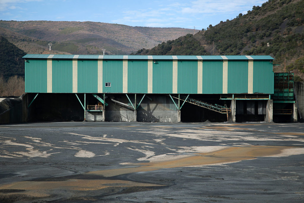 Instalaciones cerradas del lavadero de carbón Alinos. UMINSA. Toreno. León 2020