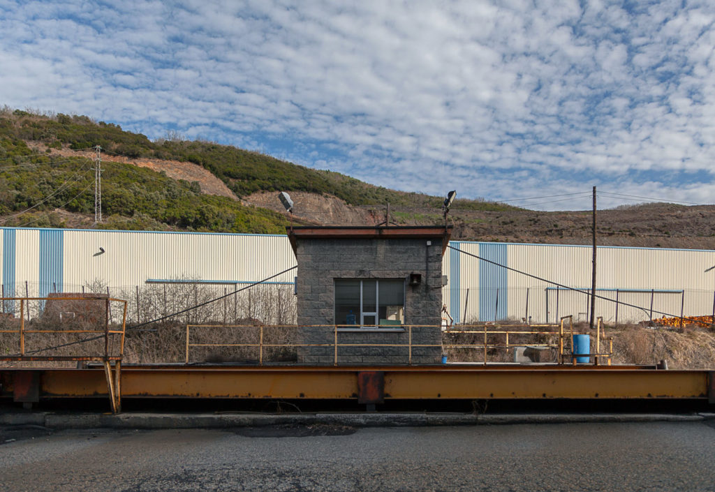 Instalaciones cerradas del lavadero de carbón Alinos. UMINSA. Toreno. León 2020