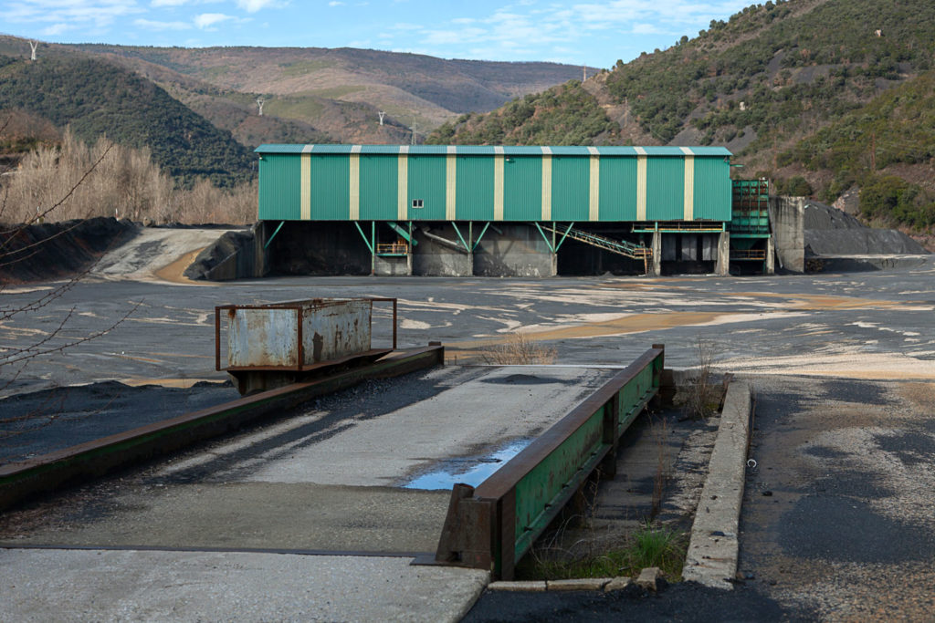 Instalaciones cerradas del lavadero de carbón Alinos. UMINSA. Toreno. León 2020