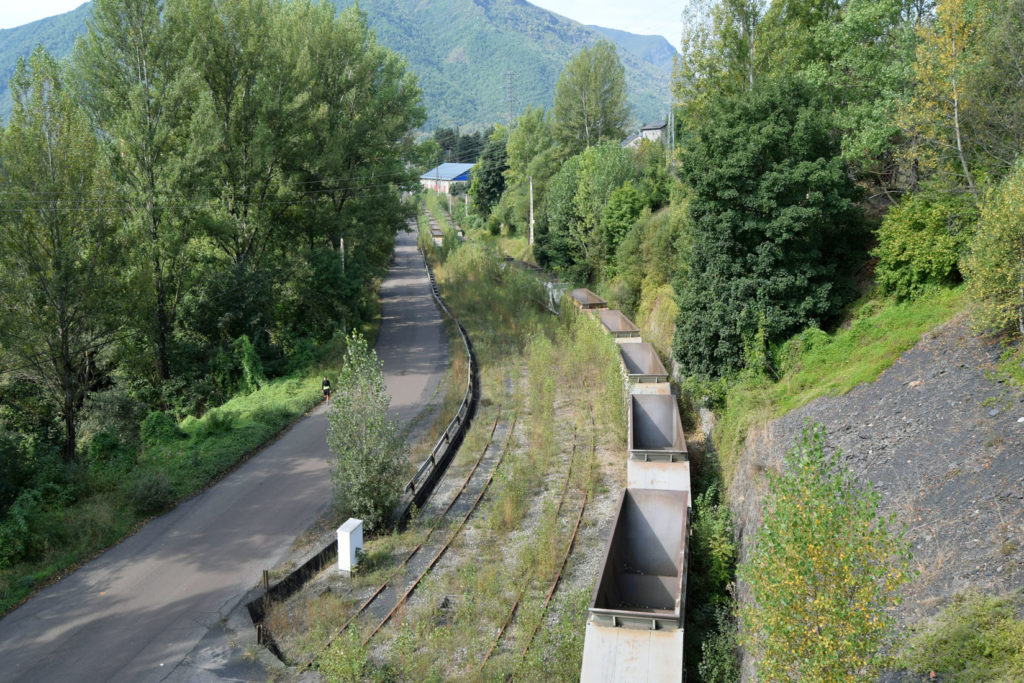 Antigua linea Ponferrada-Villablino. Instalaciones abandonadas de el Transversal general de la MSP. Villablino. León 2018