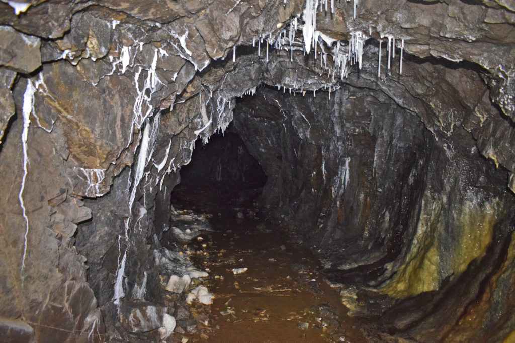 Galerías de la antigua mina de Mercurio de Brañalamosa. Lena. Asturias 2020