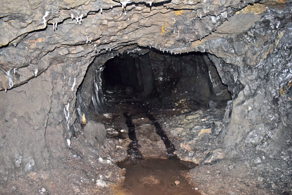 Galerías de la antigua mina de Mercurio de Brañalamosa. Lena. Asturias 2020