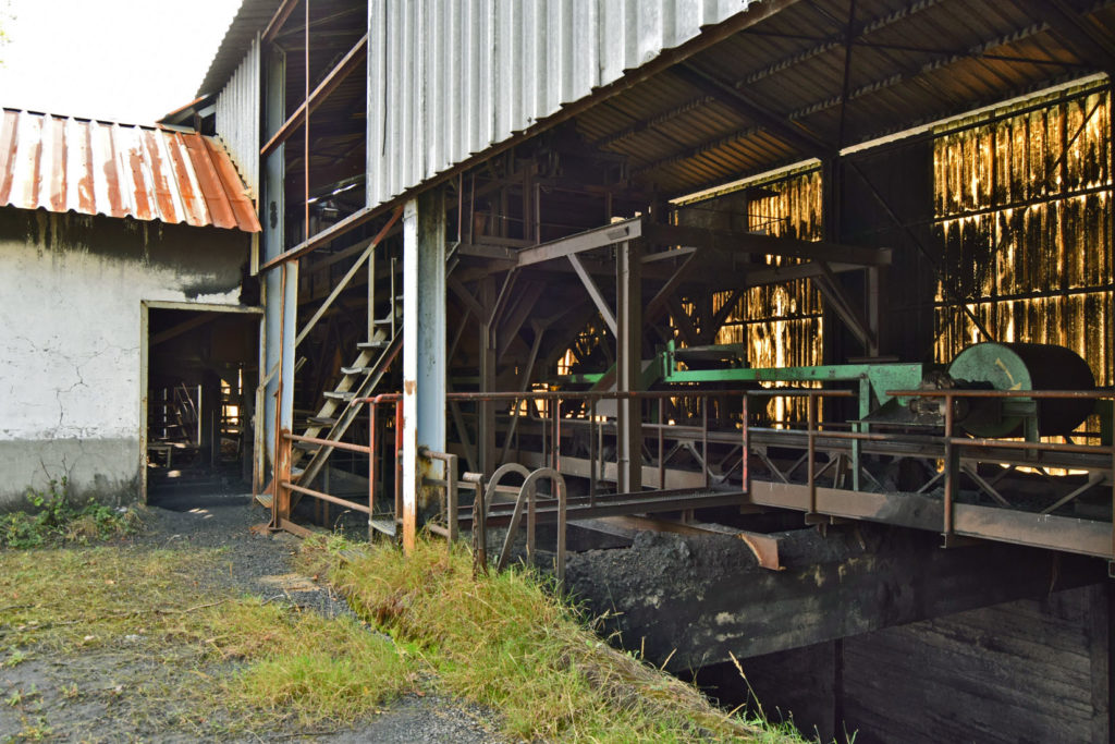 Lavadero viejo de las instalaciones abandonadas de el Transversal general de la MSP. Villablino. León 2018