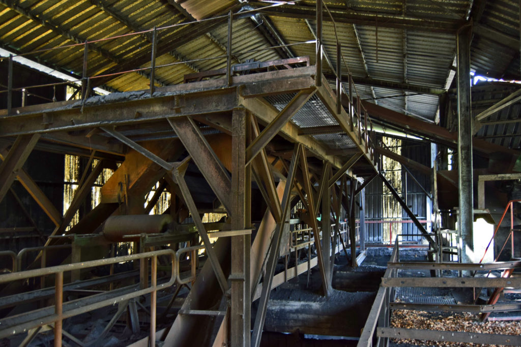 Lavadero viejo de las instalaciones abandonadas de el Transversal general de la MSP. Villablino. León 2018