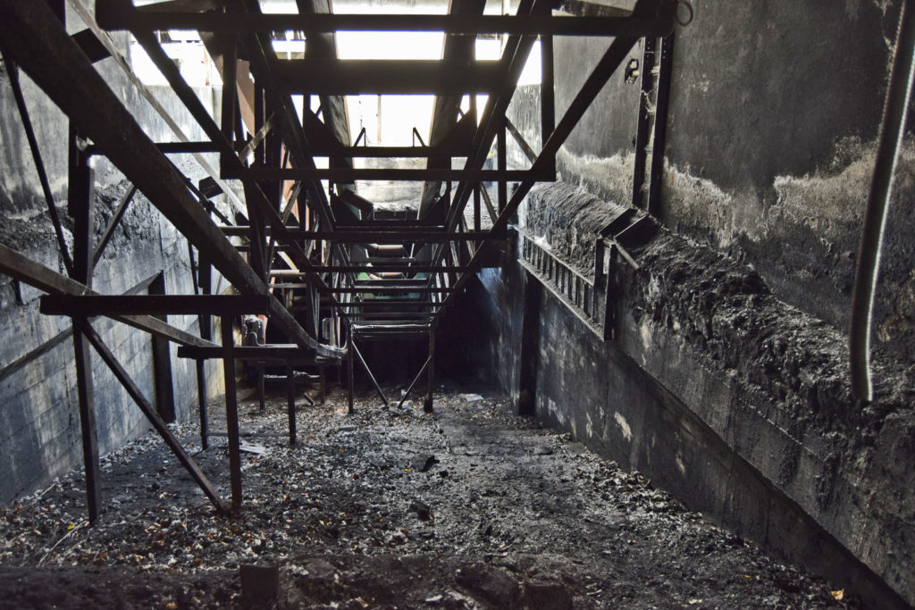 Lavadero viejo de las instalaciones abandonadas de el Transversal general de la MSP. Villablino. León 2018