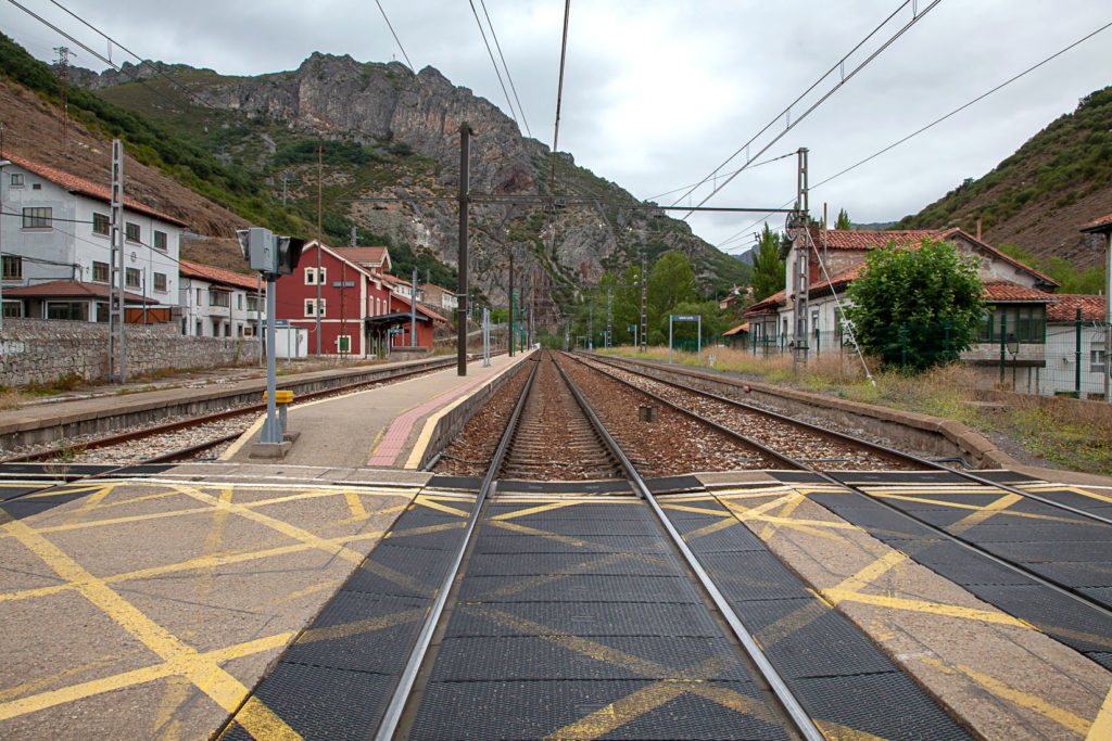 Estación del ferrocarril de Santa Lucia de Gordón. León 2019