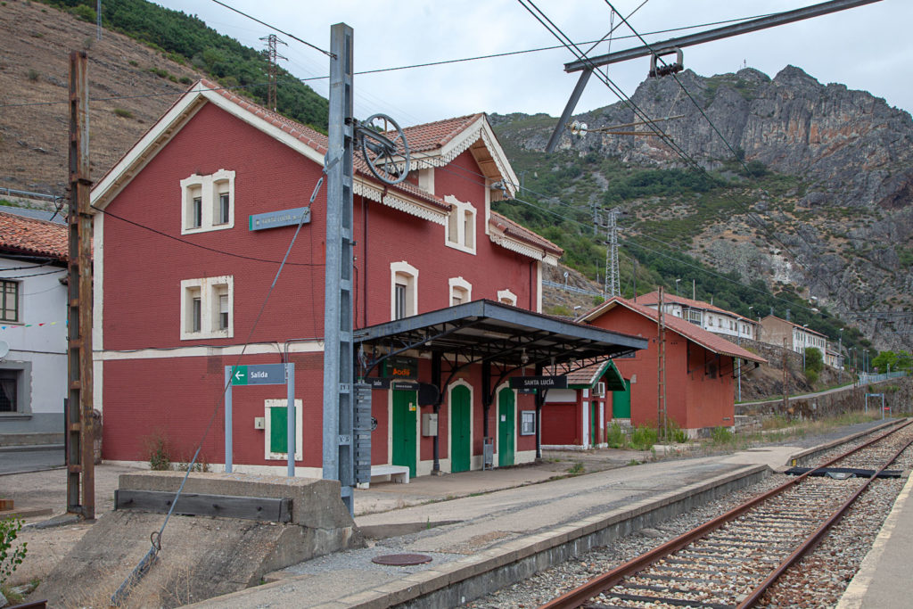 Estación del ferrocarril de Santa Lucia de Gordón. León 2019