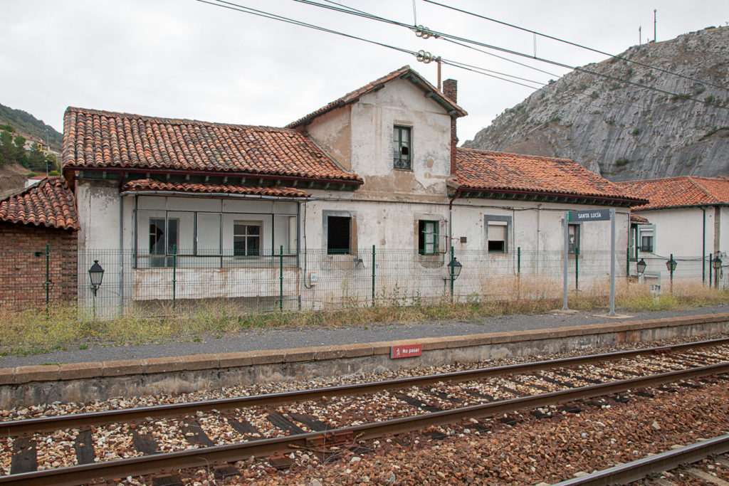 Estación del ferrocarril de Santa Lucia de Gordón. León 2019