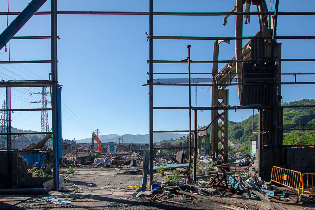 Derribo de la factoría industrial de Felguera Melt. Langreo 2020
