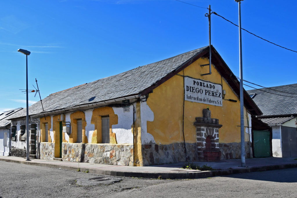 Poblado minero Diego Pérez, instalaciones cerradas del Pozo Viejo de Fabero. León 2018