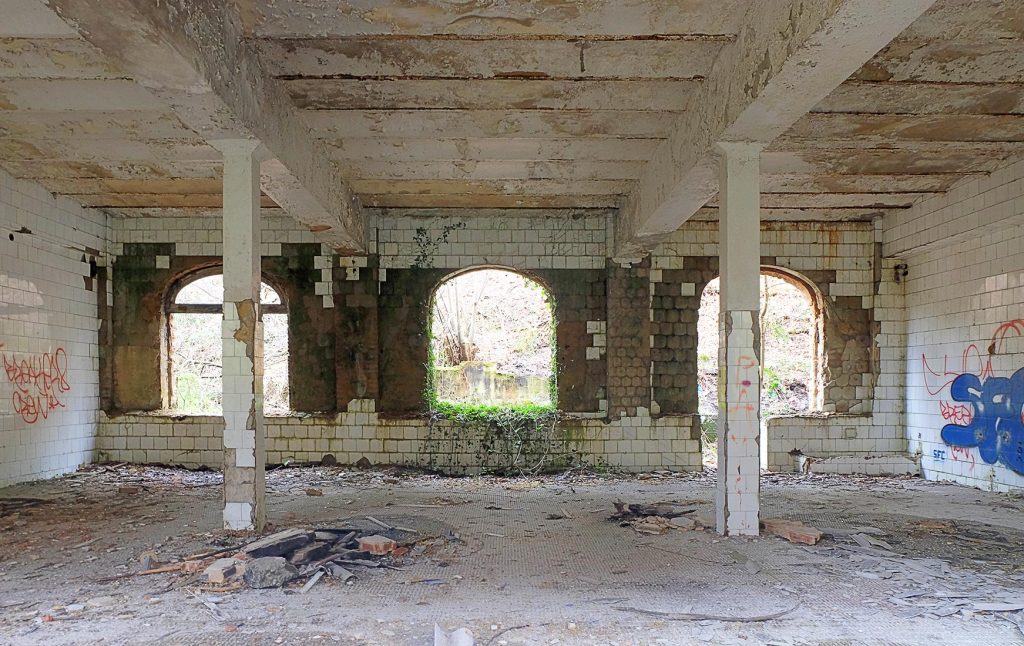 Instalaciones abandonadas del Pozo Mosquitera II. Tuilla. Langreo. Asturias. 2018