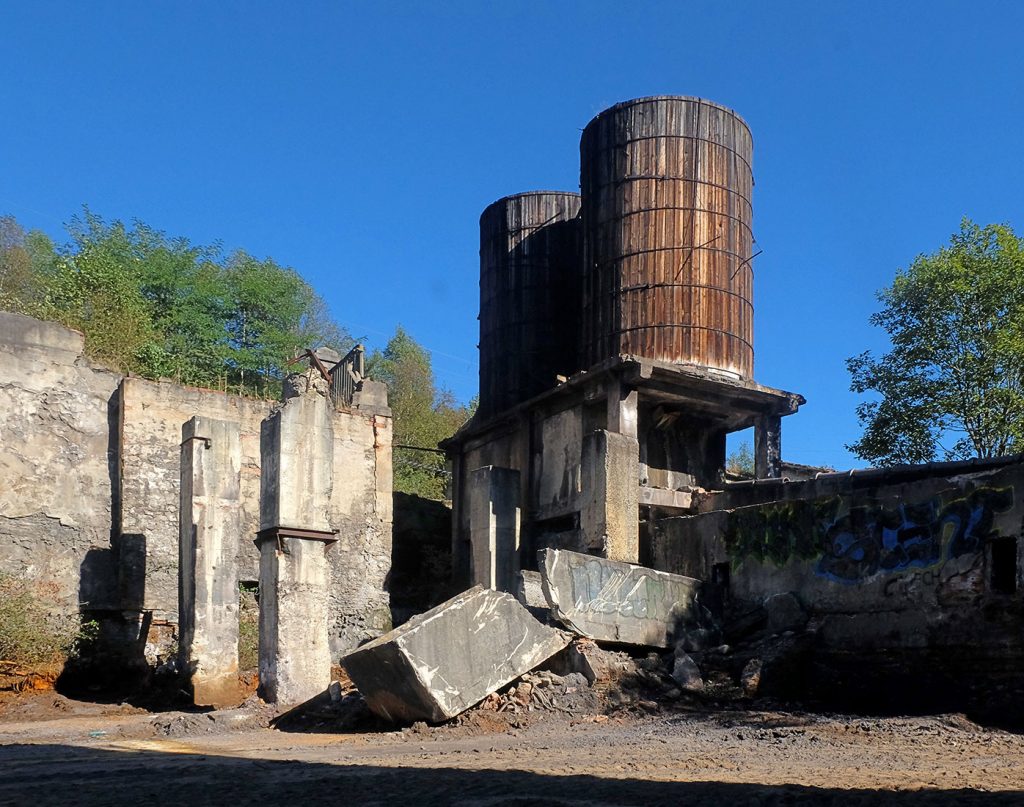 Hornos de calcinación del Pozu Esperanza o El Tarronal. Valle de San Tirso. Mieres. Asturias. 2018