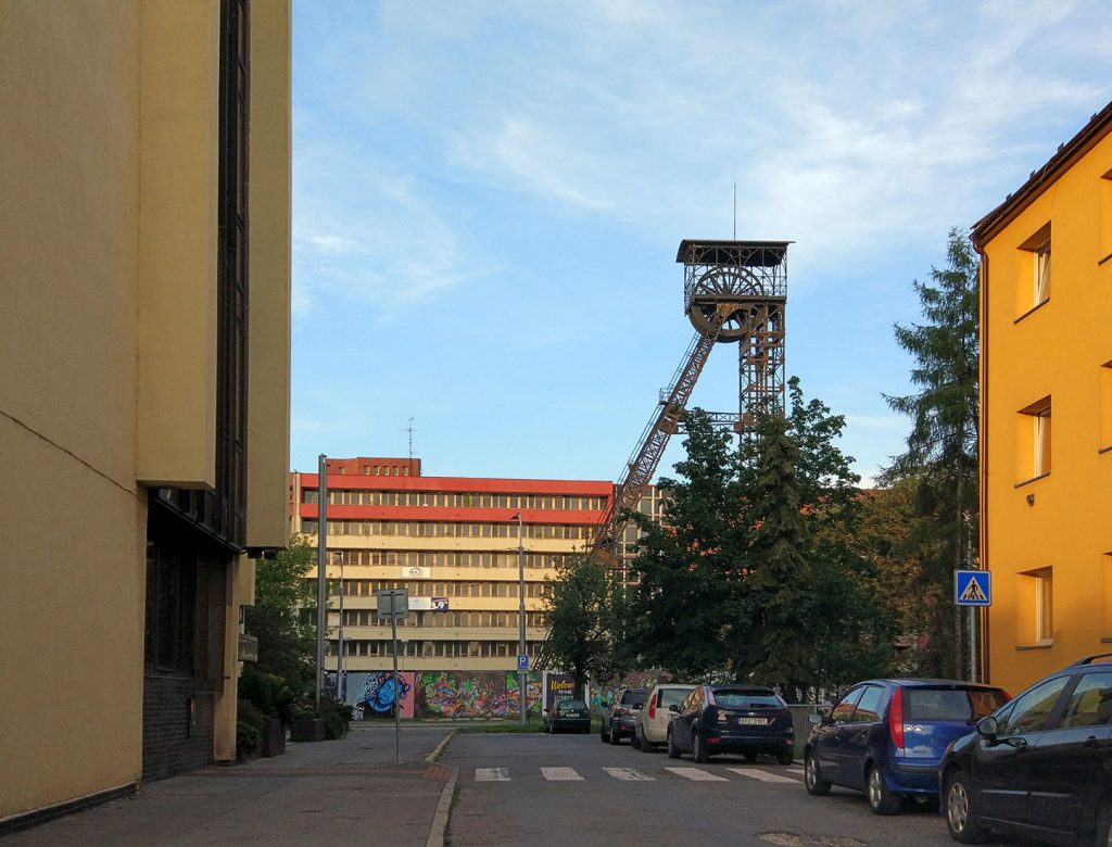 Vista lateral del castillete de Důl Jindřich. Ostrava. República Checa. 2017