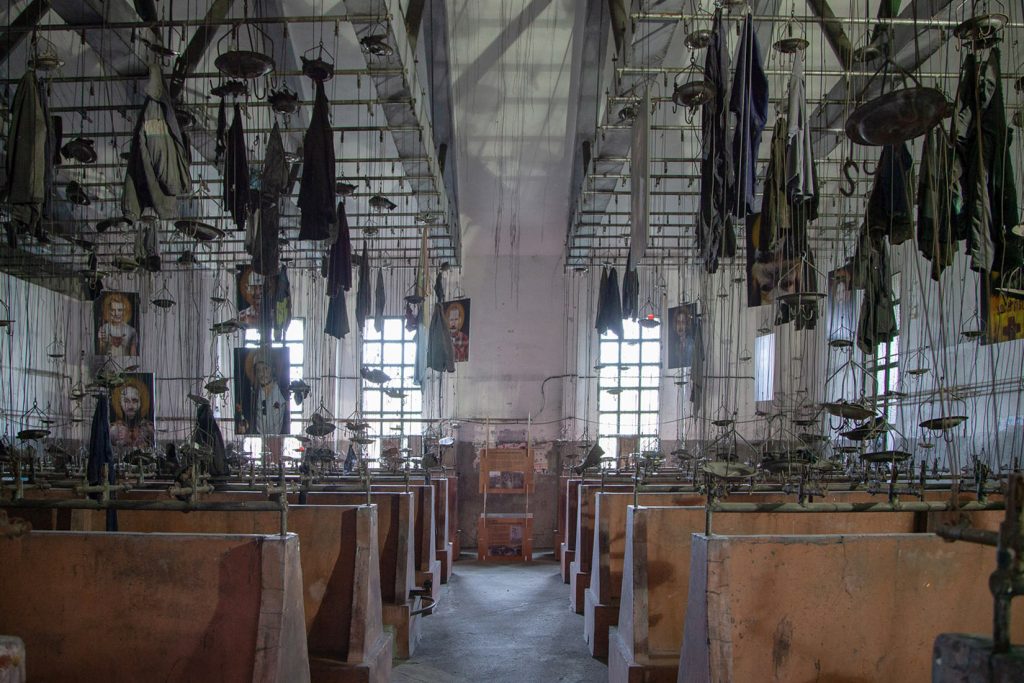 Exposicion fotografica en la antigua Casa de aseos del Pozo Julia. Fabero. León 2020