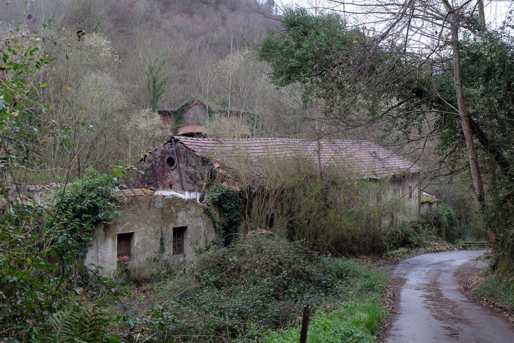 Instalaciones abandonadas del primer piso de Mina Mariana. Mieres. Asturias. 2017