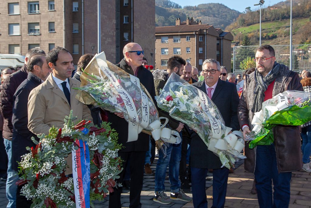 Ofrenda al Monumento Minero el día de Santa Bárbara. Mieres. Asturias 2019