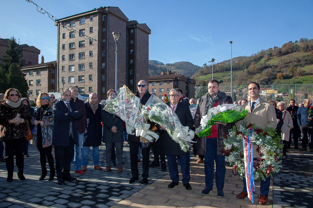 Ofrenda al Monumento Minero el día de Santa Bárbara. Mieres. Asturias 2019