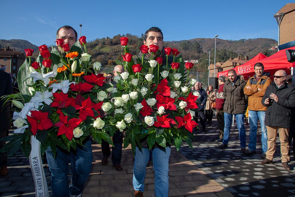 Ofrenda al Monumento Minero el día de Santa Bárbara. Mieres. Asturias 2019