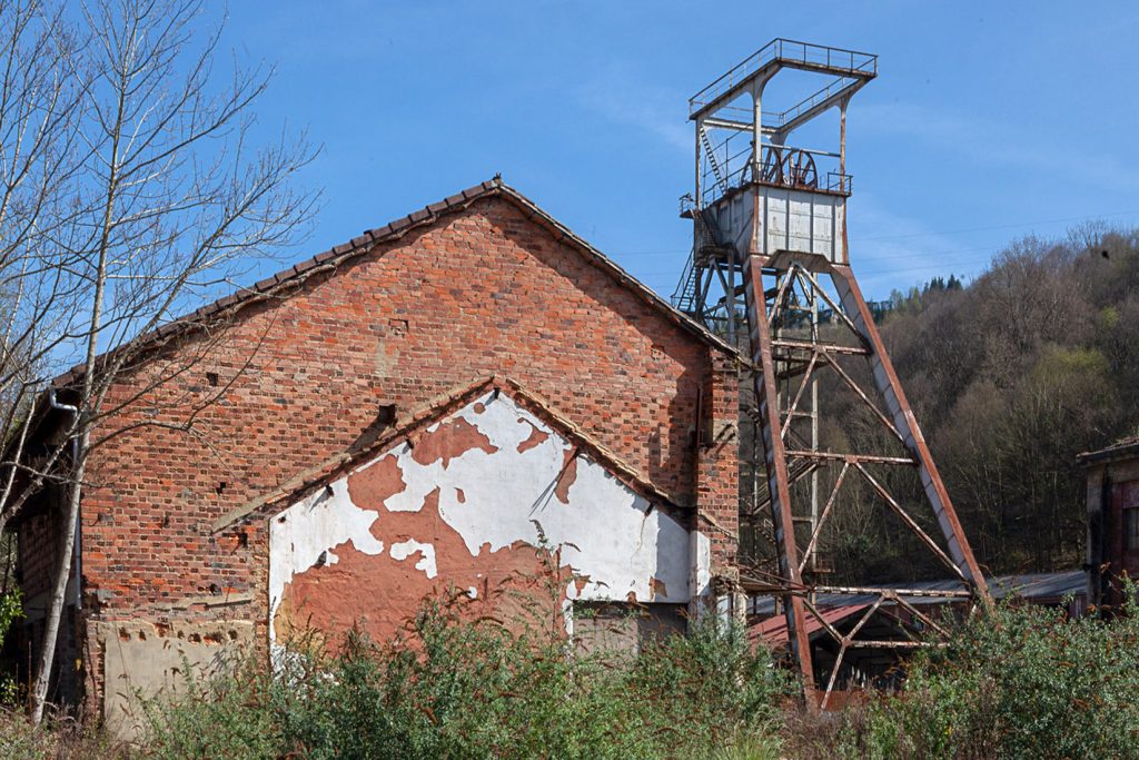 Castillete de las instalaciones abandonadas del Pozo Pumarabule. Carbayín. Siero 2020.
