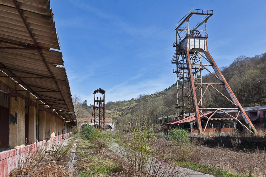 Castillete de las instalaciones abandonadas del Pozo Pumarabule. Carbayín. Siero 2020.