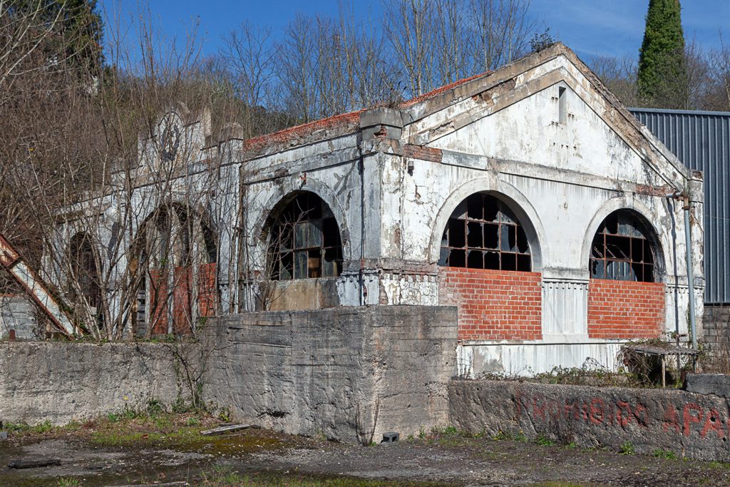 Instalaciones abandonadas del Pozo Pumarabule. Carbayín. Siero 2020.