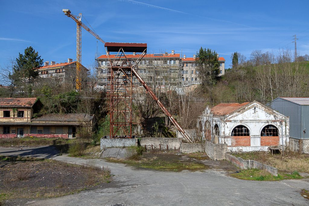 Instalaciones abandonadas del Pozo Pumarabule. Carbayín. Siero 2020.