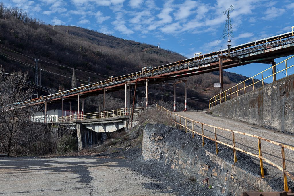 Instalaciones cerradas del lavadero de carbón de Alinos. UMINSA. Toreno. León 2020