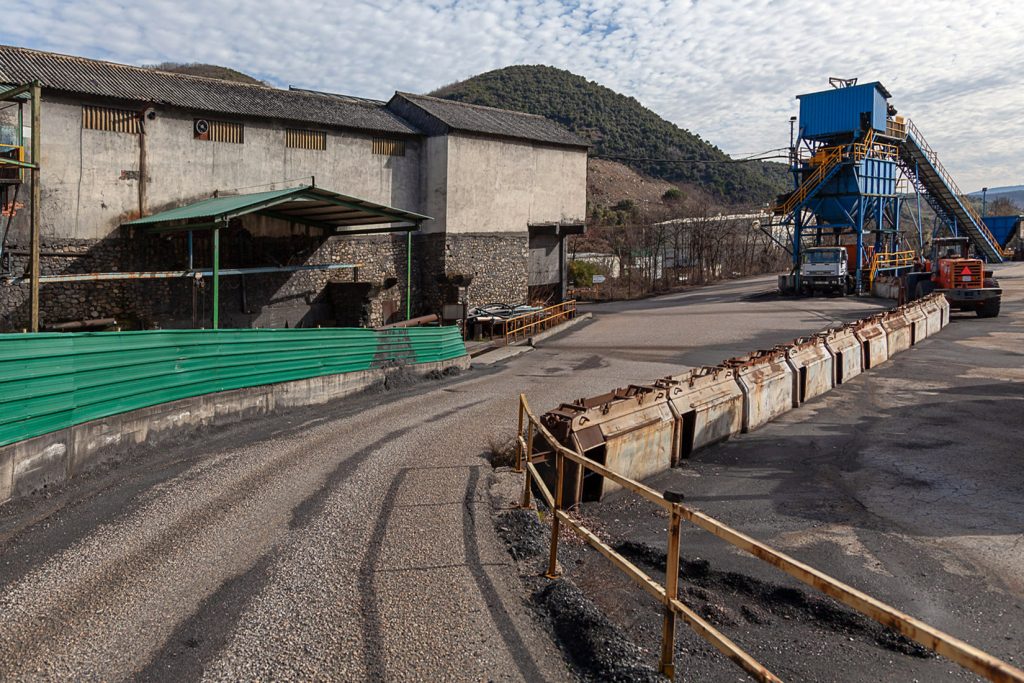 Instalaciones cerradas del lavadero de carbón de Alinos. UMINSA. Toreno. León 2020