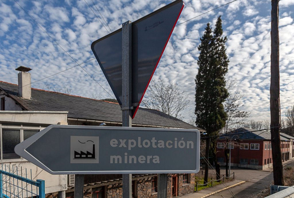 Instalaciones cerradas del lavadero de carbón de Alinos. UMINSA. Toreno. León 2020