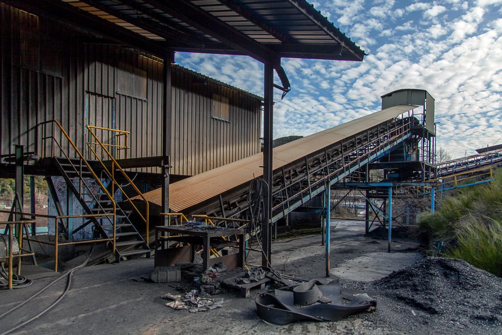 Instalaciones cerradas del lavadero de carbón de Alinos. UMINSA. Toreno. León 2020